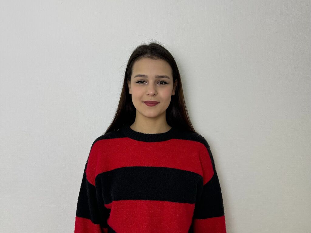 MeganDecoursey></p>

       
    </div>
    </div>
</div>
<div class=